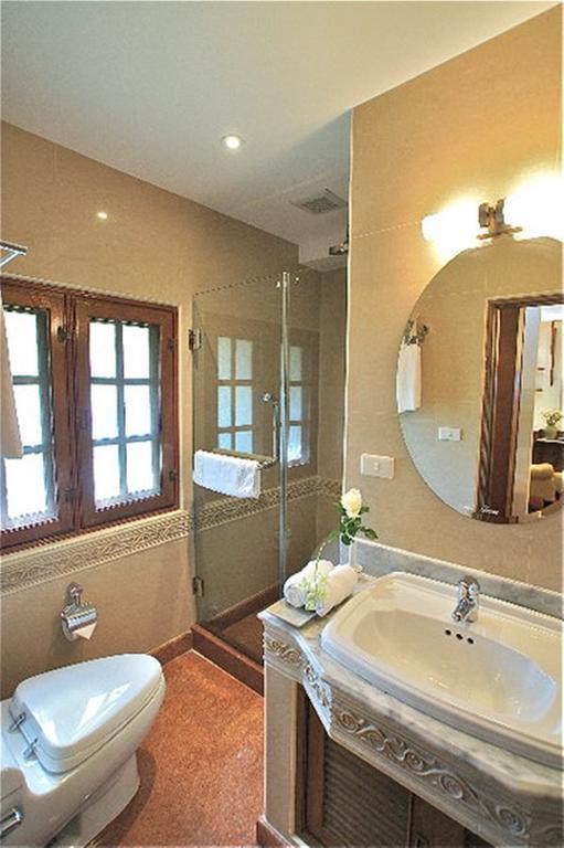 Lotus Hotel Τσιάνγκ Μάι Δωμάτιο φωτογραφία